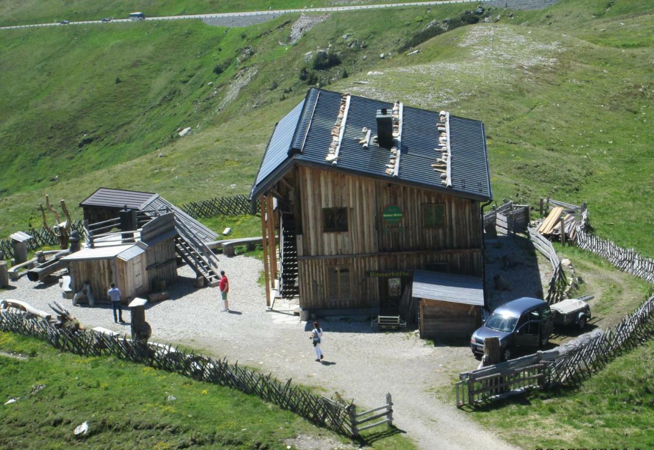 Ferienhaus Roemerhuette ハイリゲンブルート エクステリア 写真