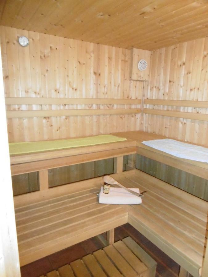 Ferienhaus Roemerhuette ハイリゲンブルート エクステリア 写真